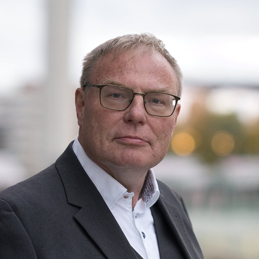 Martin Kallenbach by the water in Helsinki